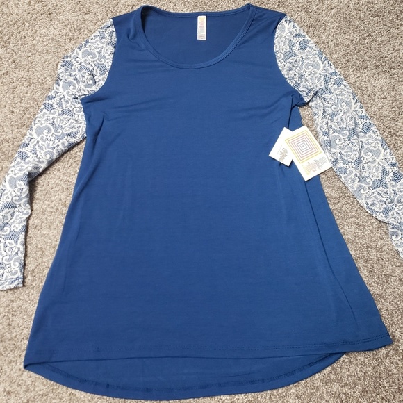 LuLaRoe Tops - NWT LULAROE LYNNAE LONG SLEEVE TOP LACE SLEEVE